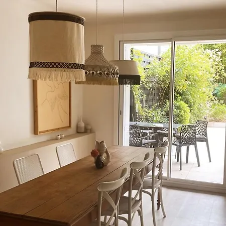 Avec Entree Privee Au Calme, Quartier Talensac ベッド・アンド・ブレックファスト ナント