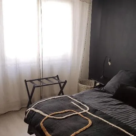 Bed and Breakfast Avec Entree Privee Au Calme, Quartier Talensac