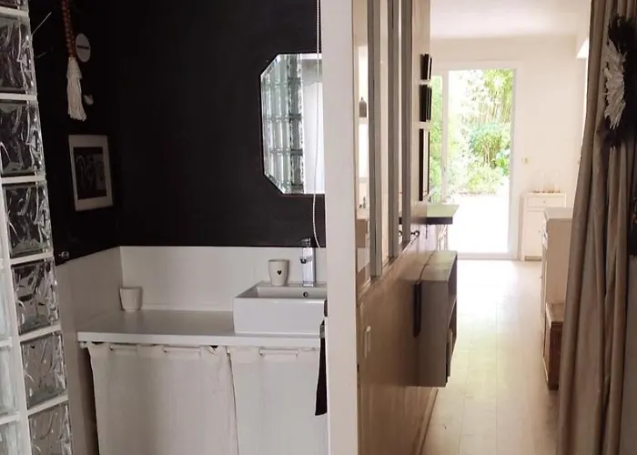 Bed & Breakfast Avec Entrée Privée Au Calme, Quartier Talensac *