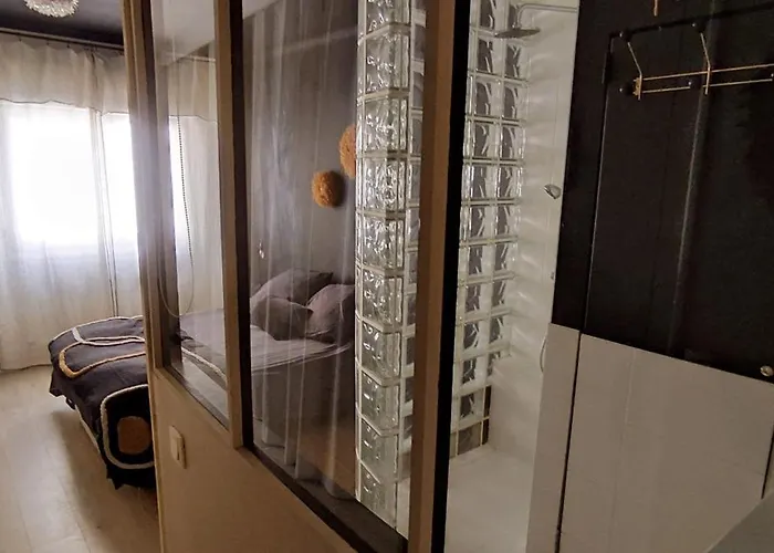 Bed & Breakfast Avec Entrée Privée Au Calme, Quartier Talensac