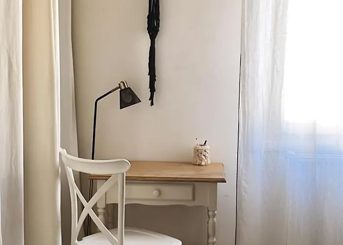 Avec Entrée Privée Au Calme, Quartier Talensac Couette-café Nantes