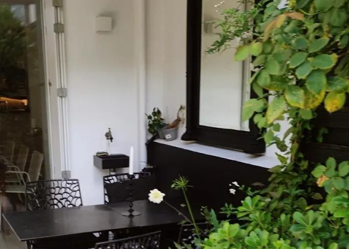 Bed & Breakfast Avec Entrée Privée Au Calme, Quartier Talensac Nantes