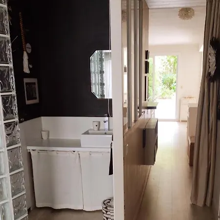 Bed and breakfast Avec Entrée Privée Au Calme, Quartier Talensac *